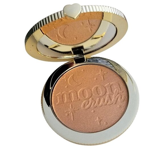 TOO FACED Moon Crush Out Of This World Highlighter Shade Summer Moon - Picture 9 of 16